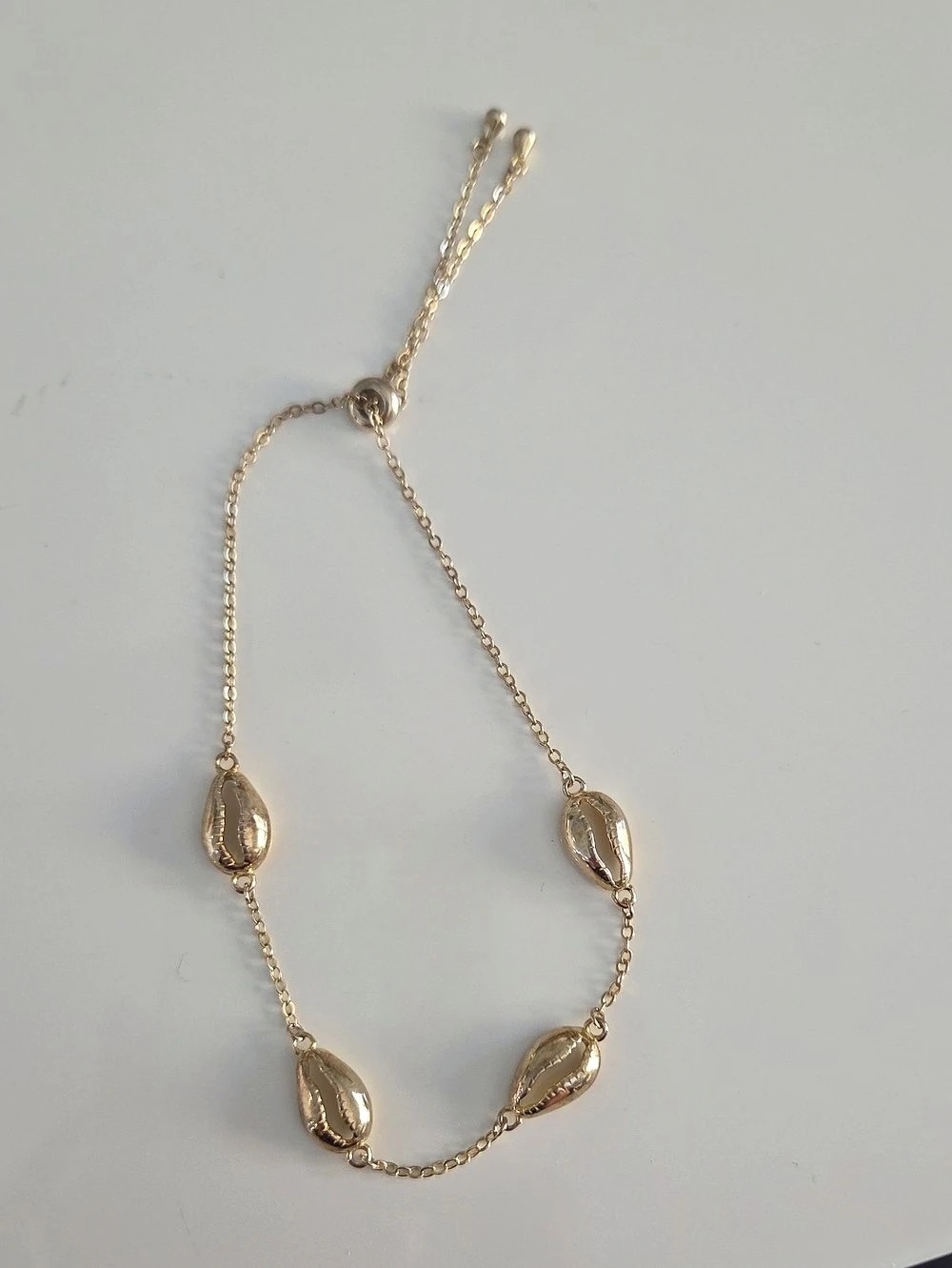 Gold-Tone Shell Station Necklace Like New